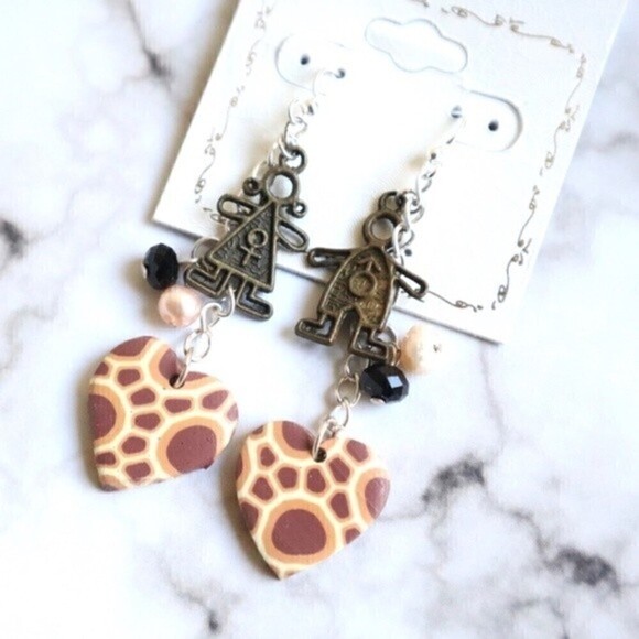 Animal Print‎ Giraffe, Boy & Girl Charm earrings - Picture 3 of 6